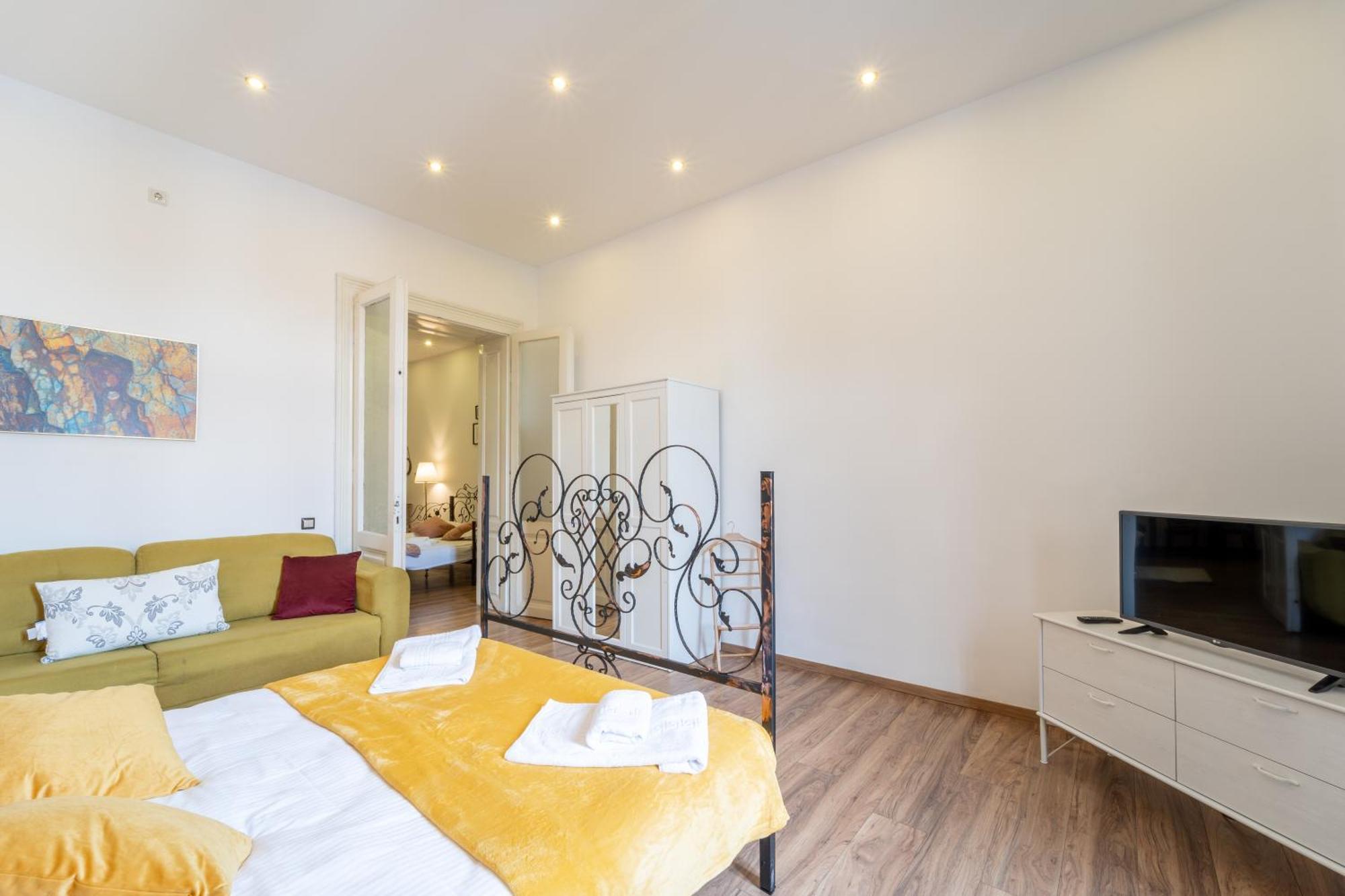 Cozy Spacious 5 Star Accommodation In The Heart Of Historic Center Cluj-Napoca Eksteriør bilde