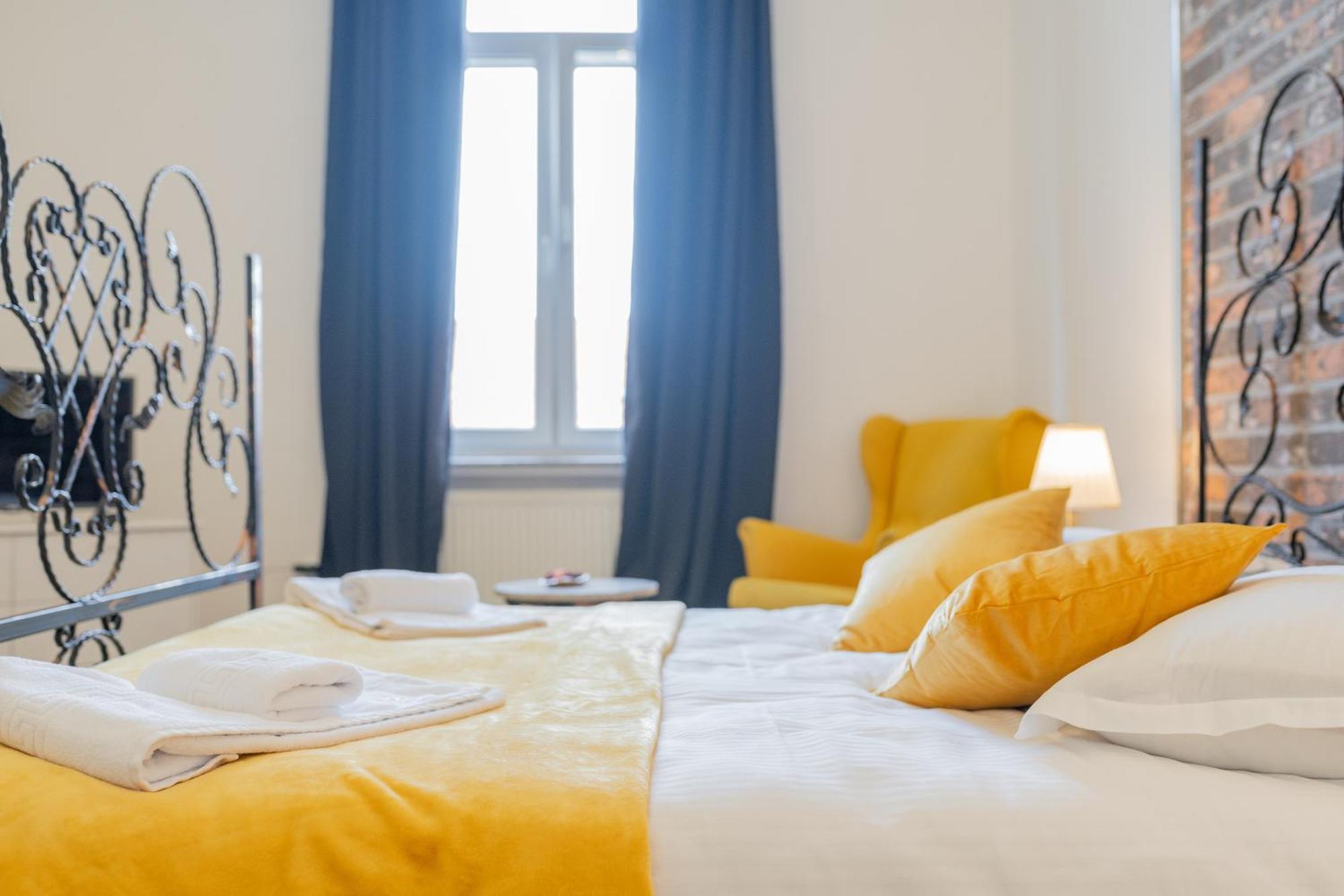 Cozy Spacious 5 Star Accommodation In The Heart Of Historic Center Cluj-Napoca Eksteriør bilde