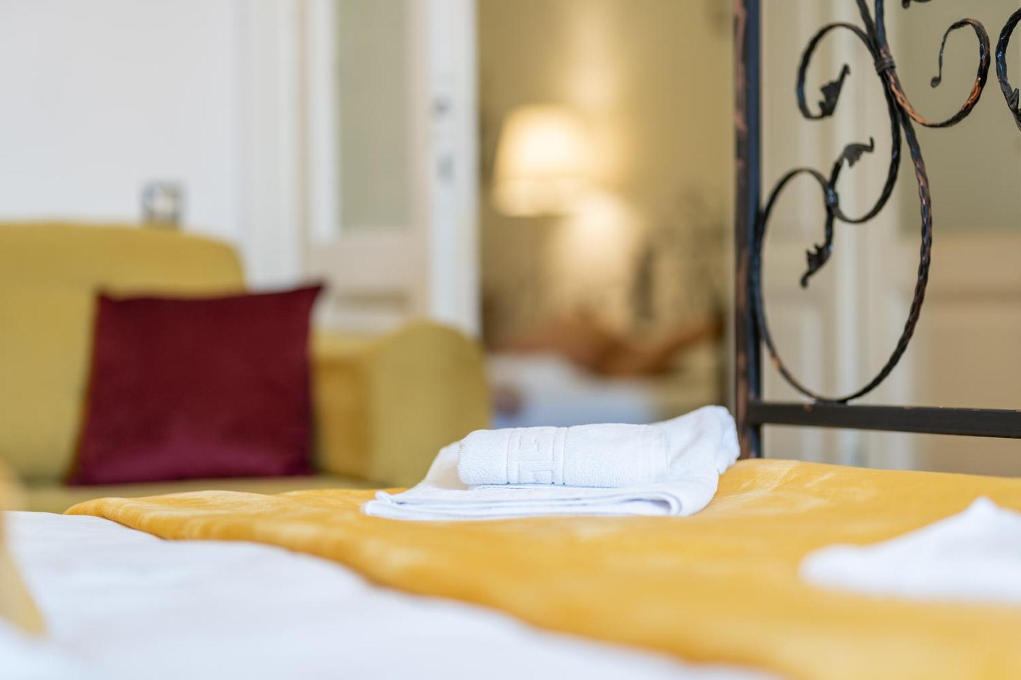 Cozy Spacious 5 Star Accommodation In The Heart Of Historic Center Cluj-Napoca Eksteriør bilde
